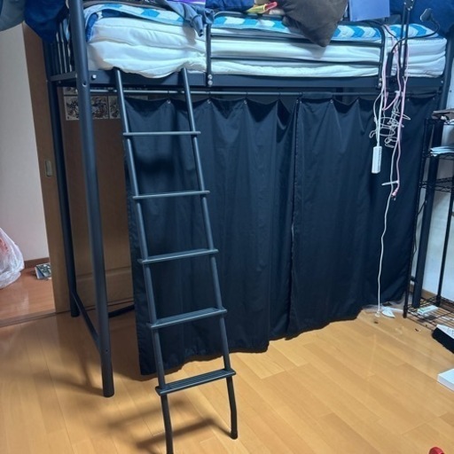 ほぼ新品IKEA ロフトベッド(定価7万ほど)