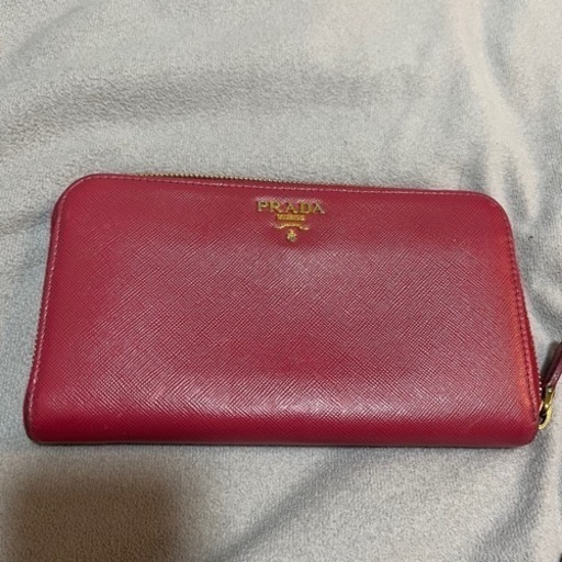 PRADA長財布