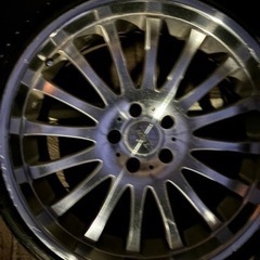 アルヴェル、エルグラにいかがでしょうか？20 インチタイヤ付きアルミホイール