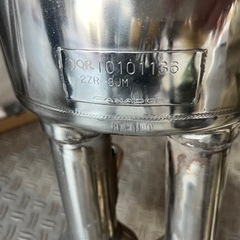 30プリウス　ガナドールマフラー