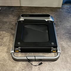 折りたたみ収納できるルームランナー（ウォーキングマシン）