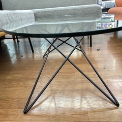 IDEE （イデー）ガラスローテーブル O.R.T.F. 店頭にて販売中！