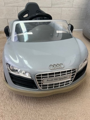 アウディ 子供用 電動自動車