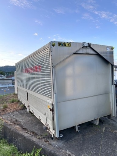 物置　車庫　コンテナ　倉庫　ガレージ