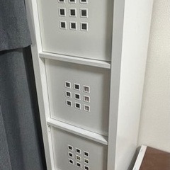 IKEA 棚　カラックス　白　42x147 cm 専用ケース4個付き／引き取り限定