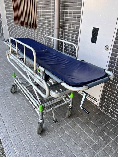 ストレッチャー　車載・介護・担架・高さ調整機能