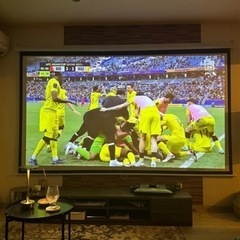 120インチ大型スクリーン
