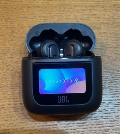 ワイヤレスイヤホン　JBL TOUR PRO2