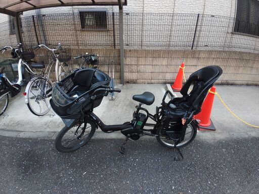 e203土日もお子様と土足のままいろいろなタイプの電動自転車のご試乗可能です  ️電動自転車・リサイクル専門店　　ご試乗をしてから、ご購入できます。  ２０インチ、チャイルドシート、２人乗り、３人乗り、１人乗り電動自転車  バカ良心的な電動自転車屋１００日間・安心の無料点検・️無料交換保証サービス付き  後ろチャイルドシートを大きめのかごに変更のオプション無料です。  バッテリーは新品の９０％以上の性能です。  １回の充電で３