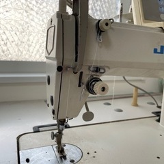 動作確認済 中古品 工業用ミシンDDL-5570N 自動糸切付1本針本縫い 