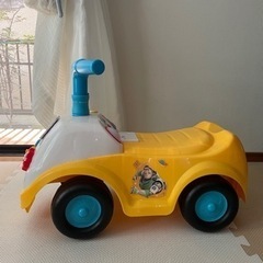 乗って遊ぶ　乗用　車のおもちゃ　トイストーリー