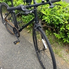 6/29値下げしました！‼️お買い得‼️ 700ccクロスバイク スマホスタンド/ドリンクホルダー/ライト付き 自転車 NO.1430