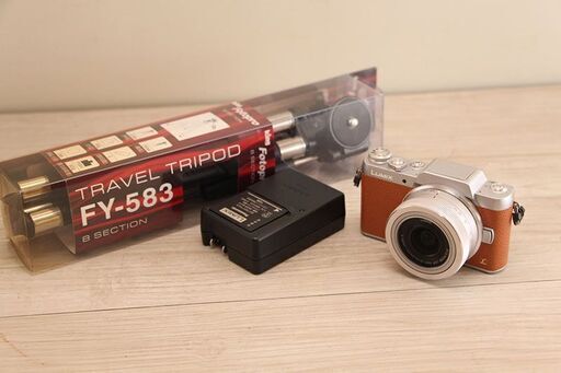 Panasonic デジタルミラーレス一眼カメラ DMC-GF7 ミニ三脚付き (E2758hxwY)