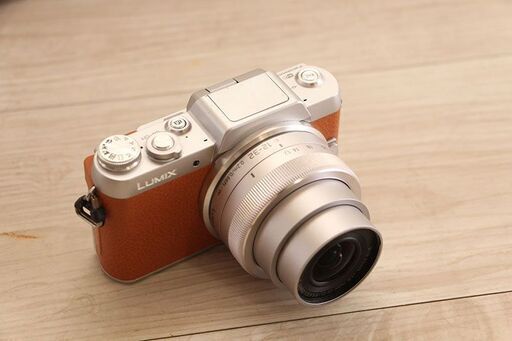 Panasonic デジタルミラーレス一眼カメラ DMC-GF7 ミニ三脚付き