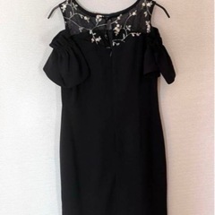 黒ワンピース　ドレス　　