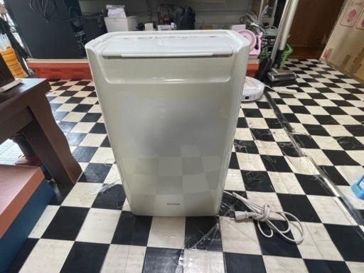 【リサイクルサービス八光】2018年製　アイリスオーヤマ　除湿機 コンプレッサー式 16畳 6.5L DCE-6515