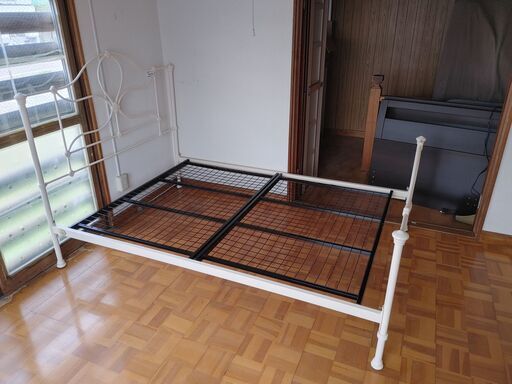 ローラアシュレイ ベッドフレーム セミダブルサイズ laura ashley