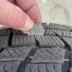 《決まりました》デイトナ　スタッドレスタイヤ215/70r16　タイヤ&ホイール4本セット