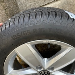 VW ポロ（AW） コンチネンタルスタッドレス185/60R15 ＋ アルミ15X6.5J 4本