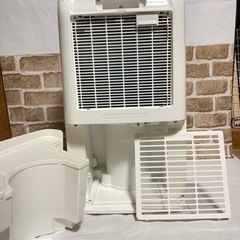 アイリスオーヤマ 衣類乾燥除湿機　KIJC-H140 清掃済み　消毒済み　部屋干し　梅雨対策　カビ防止　押入れ乾燥