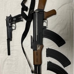 AK-47 &　ベレッタ