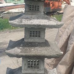 灯籠 五重の塔 石材 庭石