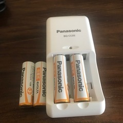 パナソニックエボルタ　　充電式電池4本と充電器