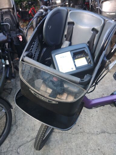 e206土日もお子様と土足のままいろいろなタイプの電動自転車のご試乗可能です  ️電動自転車・リサイクル専門店　　ご試乗をしてから、ご購入できます。  ２０インチ、チャイルドシート、２人乗り、３人乗り、１人乗り電動自転車  バカ良心的な電動自転車屋１００日間・安心の無料点検・️無料交換保証サービス付き  後ろチャイルドシートを大きめのかごに変更のオプション無料です。  バッテリーは新品の９０％以上の性能です。  １回の充電で３