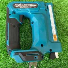 498 充電式タッカ makita マキタ ST313DZK 本体のみ ケース付 10.8V 中古品