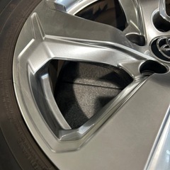 トヨタRAV4純正18インチアルミ&タイヤ ホイールにガリ傷はありません‼️