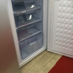 【✨取り出し整理整頓が簡単❗️耐熱トップテーブル❗️耐熱温度
100℃❗️ちょうど良いサイズ❗️✨耐荷重３０kg❗️】定価¥24,800円　右開き85L冷凍庫 IRISOHYAMA／アイリスオーヤマ　2020年製