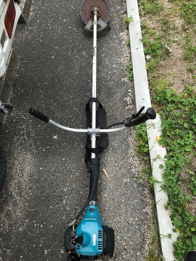 マキタ　エンジン式草刈機　手渡し限定です。