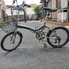 シマノ6段変則　glamorous　20インチ折り畳み式自転車
