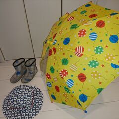 ベビー　雨傘、長靴（レインシューズ）１７cm、帽子