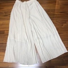 ユニクロシフォンプリーツスカートパンツM
服/ファッション スカート