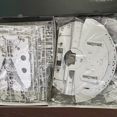 スターウォーズ ミレニアムファルコン 1/72スケール プラモデル　