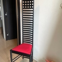 モダンな椅子/ 座面ファブリック（赤）