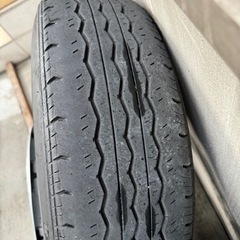 ハイエース　純正ホイール付きタイヤ　新品タイヤ2本付き
