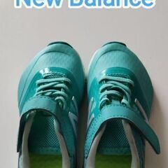 ほぼ新品　超美品　New Balance　スニーカー　16cm