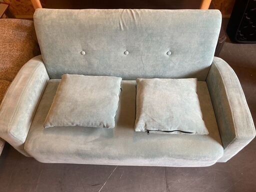 ☆中古￥7,800！2人掛けソファ　家具　幅114㎝ｘ奥行63㎝ｘ高さ67㎝　【BE126】