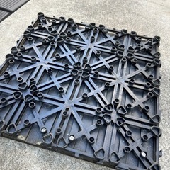 屋外用ジョイントマット　約95枚+端材