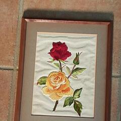 バラの絵の刺繍+額縁