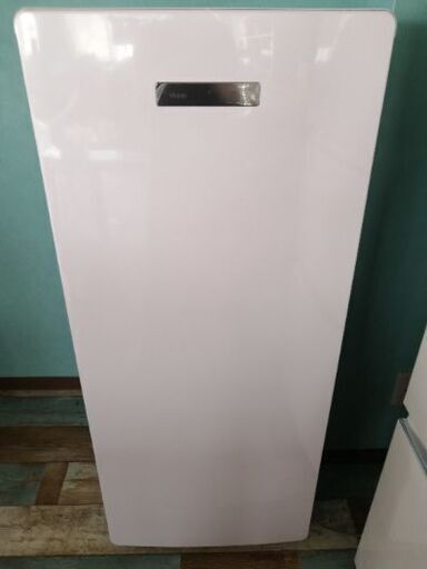 冷凍庫　ハイアール　右開き　138L