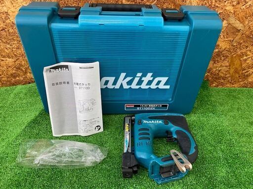 499 充電式タッカ makita マキタ ST110DZ 14.4V 本体、ケース、保護メガネのみ 中古品