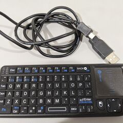 美品 ミニ キーボード  ワイヤレス式 タッチパッド搭載