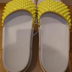 Christian louboutin サンダル　ルブタン　スタッズ