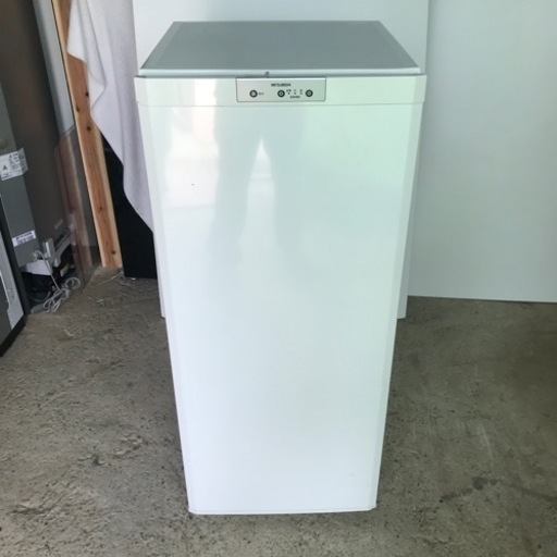 三菱冷凍庫 121L　MF-U12N-W形2010年式