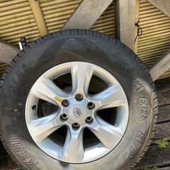 95プラド純正アルミホイール　タイヤほぼ新品