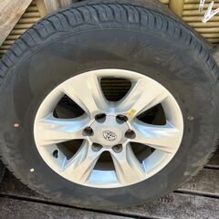 95プラド純正アルミホイール　タイヤほぼ新品