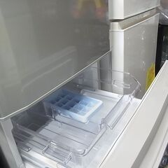 セール中につき、通常特価18,678円より5,000円引きの13,678円!　　MITSUBISHI　三菱　2ドア冷蔵庫　MR-P15A-S　ノンフロン冷凍冷蔵庫　146L　シルバー　2017年製